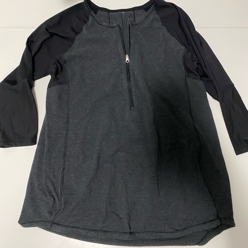 Lululemon 3/4 sleeve top w zipper in front